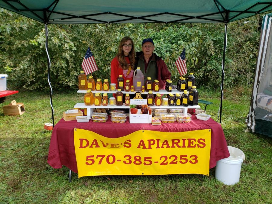 Courtney Earest and Great Grandfather Dave Moyer, owner of Daves Apiaries and Honey Bees
