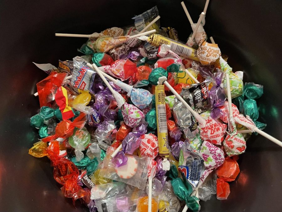 A Bowl filled with different Halloween Candies